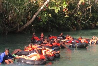Combinación de rafting y tubing por río desde Ocho Ríos