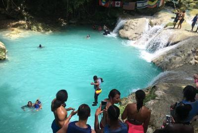 Tour privado de Blue Hole Jamaica desde Ocho Ríos