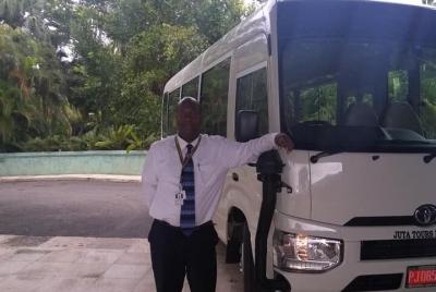 Traslado privado desde Ocho Ríos al aeropuerto de Sangster MBJ Traslado privado desde Ocho Ríos al aeropuerto de Sangster MBJ
