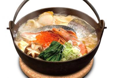 Yamanashi haciendo un marisco original 'Houto' al pie del monte. 