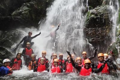 ¡Escalada en la ducha Hida-Osaka (barranquismo)! ¡Escalada en la ducha Hida-Osaka (barranquismo)!