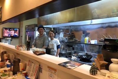 Hacer ramen en un restaurante popular en Hakodate, el hogar de 's