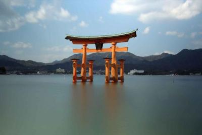 Excursión de un día a Miyajima, Peace Memorial Park y Hiroshima C Excursión de un día a Miyajima, Peace Memorial Park y Hiroshima C