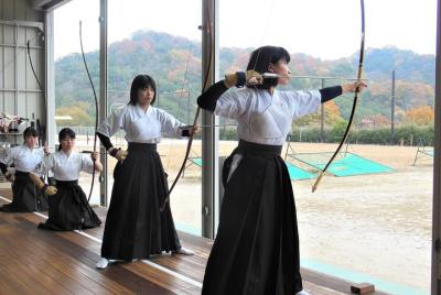 Tour de guía de tiro con arco japonés con experiencia de tiro de  Tour de guía de tiro con arco japonés con experiencia de tiro de
