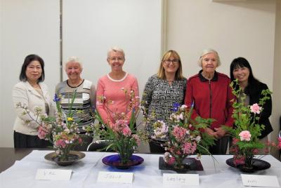 ¡Experiencia de arreglo floral (Ikebana) en la ciudad de Hiroshim