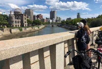 Tour en bicicleta por la paz de Hiroshima con guía local