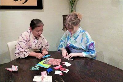 Experiencia Origata: taller japonés de envoltura de regalos dobla Experiencia Origata: taller japonés de envoltura de regalos dobla