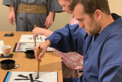 Clases privadas de caligrafía japonesa en el centro de Kioto