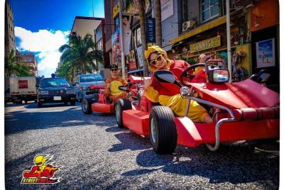 Visita oficial de Go-Karts de la calle - Okinawa Shop