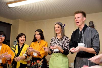 ¡Aprende a hacer sushi! Clase de luz- Nara School ¡Aprende a hacer sushi! Clase de luz- Nara School