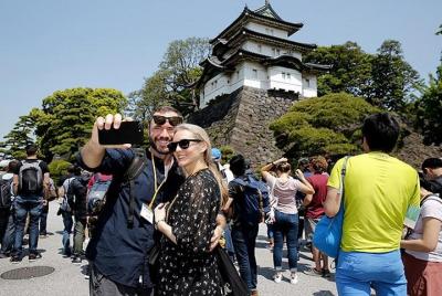 Visita al Palacio Imperial de Tokio con guía con licencia naciona