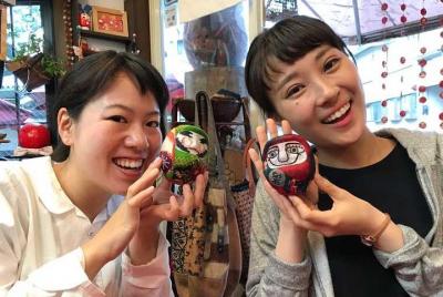 Sumérgete en el mundo de las muñecas Daruma