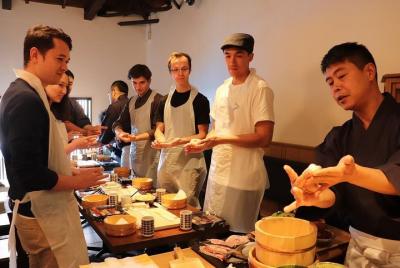 ¡Oh, mi experiencia clásica de hacer sushi durante 90 minutos en 