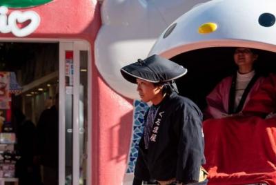 Tokio Asakusa HELLO KITTY Rickshaw Tour