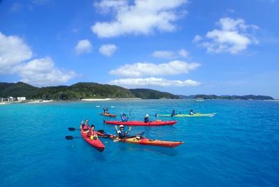 Excursión de 1 día en kayak por las islas Kerama y la isla Zamami Excursión de 1 día en kayak por las islas Kerama y la isla Zamami
