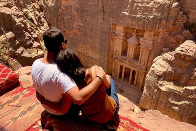 Tour privado de 3 horas dentro de Petra: Tesoro desde la cima de  Tour privado de 3 horas dentro de Petra: Tesoro desde la cima de