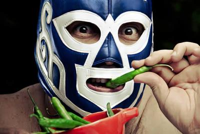 Aventura de lucha libre y cena = ¡MIÉRCOLES POR LA NOCHE! (CONSUL