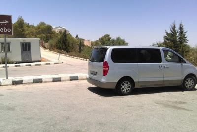 Jordan Horizons Tours: traslado del aeropuerto de Aqaba a Wadi ru