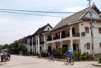 Pedaleando tranquilamente por Luang Prabang