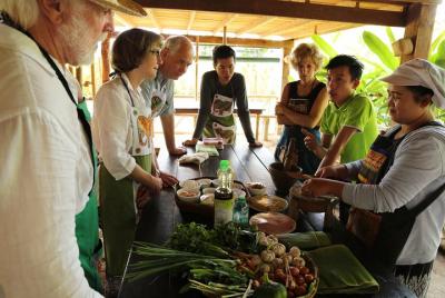  Tejido de bambú de Luang Prabang y clase de cocina