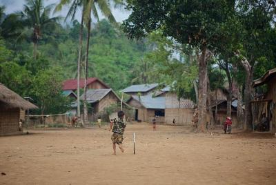 Tour privado: caminata de medio día por la jungla, pueblo, barco 