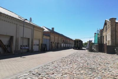 Tour privado a pie de los 50 años más oscuros de Letonia