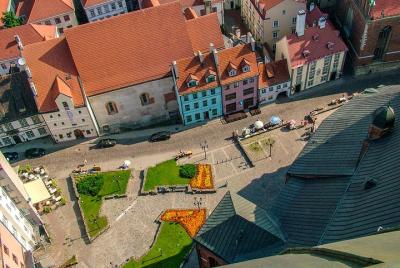 Paseo histórico por Riga con un local