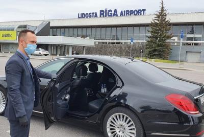 Traslado privado desde el aeropuerto de Riga a la ciudad de Riga