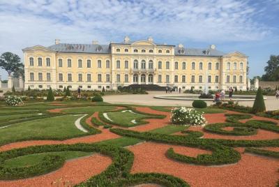 Vilna a Riga a través de la Colina de las Cruces, el Palacio Rund