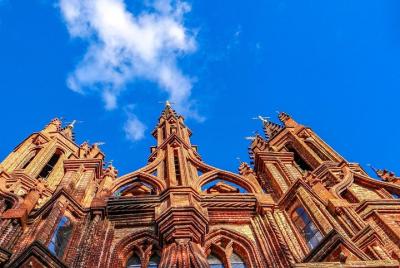 Paseo arquitectónico de Vilnius con un local