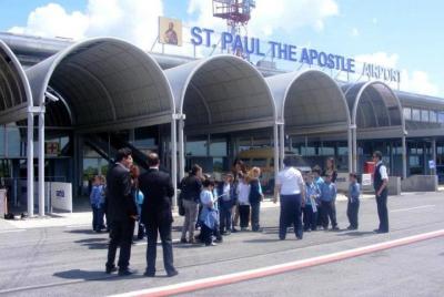 Traslado privado a la llegada Saint Paul The Apostle Airport Ohri