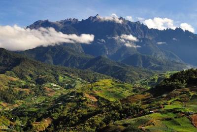 Parque Nacional Kinabalu y Aguas Termales Poring