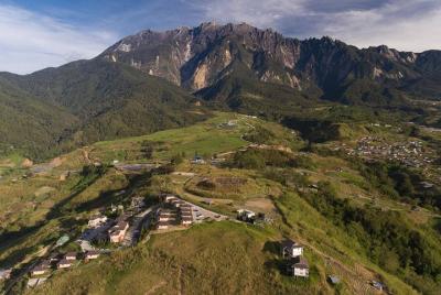 3 días Monte Kinabalu Cumbre Senderismo y Poring Hot Spring Stay