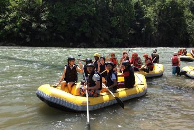 Excursión de un día al rafting en el río Kiulu desde Kota Kinabal