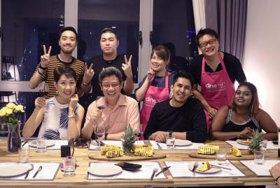 Oriente se encuentra con el oeste en la mesa del chef privado