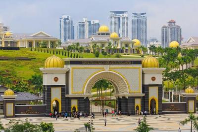 KLCC Lago de la Sinfonía y el tour del río de la vida