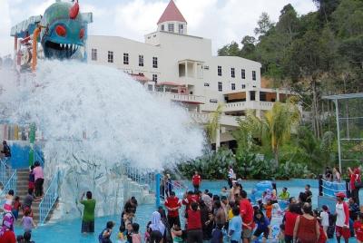 Excursión de día entero al parque temático Bukit Gambang