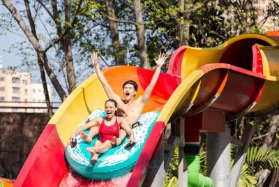 Boleto para el parque temático Sunway Lagoon y transferencia de 1 Boleto para el parque temático Sunway Lagoon y transferencia de 1