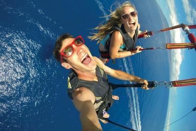 Maafushi: experiencia de parasailing