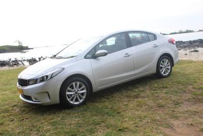 Traslado privado con aire acondicionado desde el aeropuerto a Mau