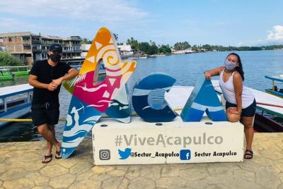 Excursión por la ciudad de Coyuca y liberación de tortugas bebé