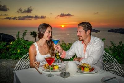 Espectáculo de clavadistas y cena de lujo en Acapulco