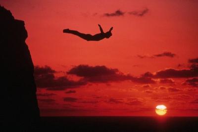 Exposición de tacos, cervezas y clavados de exhibición en un acan