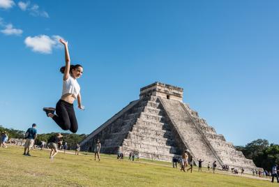 Tour de día completo a Chichén Itzá con cenote y Valladolid Tour de día completo a Chichén Itzá con cenote y Valladolid