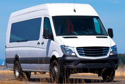 Transporte compartido, aeropuerto internacional a hoteles de Play