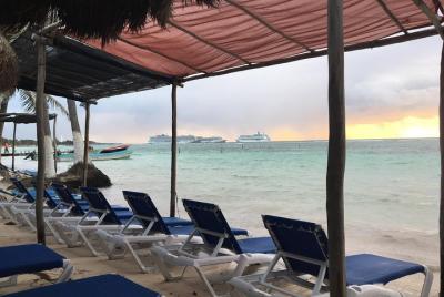 ADULTS GOLD Un día de Playa en Los Arrecifes Restaurante-Open Bar