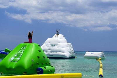 Parque acuático en Mr Sancho's Beach Club