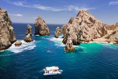 Crucero al atardecer desde Cabo San Lucas Crucero al atardecer desde Cabo San Lucas