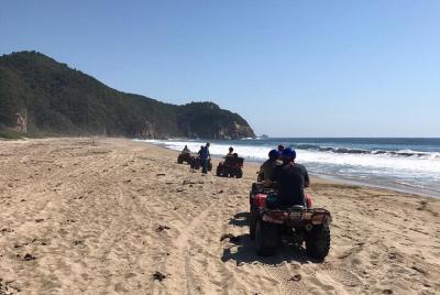 Tour privado guiado en cuatrimoto en las montañas y playas de Man