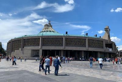 2 días de visita guiada privada: Ciudad de los Dioses, Xochimilco 2 días de visita guiada privada: Ciudad de los Dioses, Xochimilco